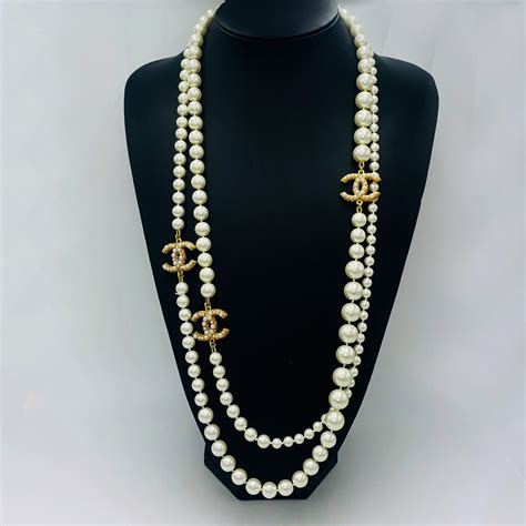 chanel crystal pearl necklace|chanel pearl necklace vintage.